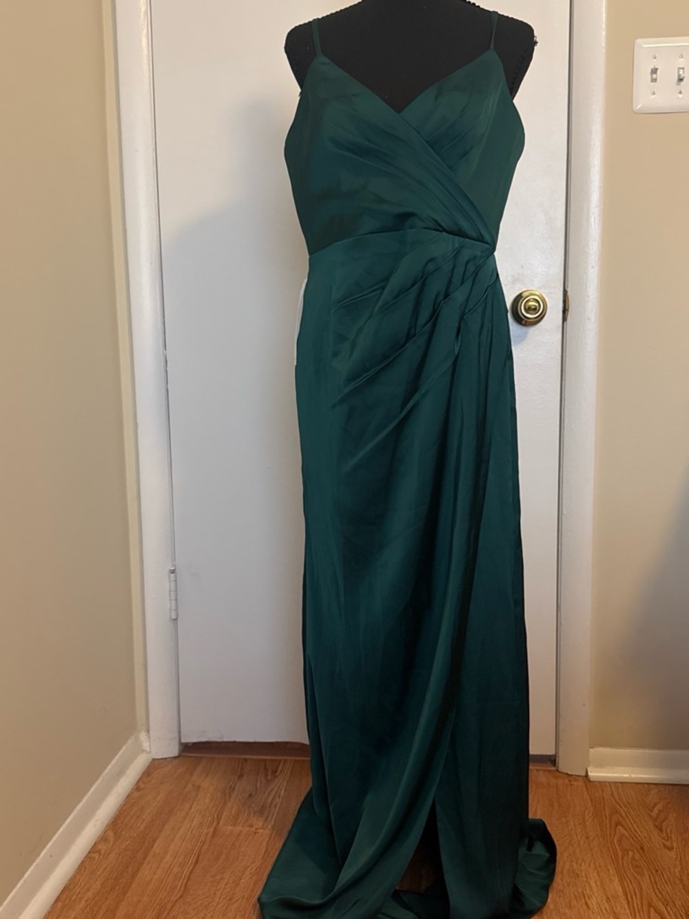 NWT Azazie Maci Emerald Green Stretch Satin Bridesmaid Maxi Dress A10
